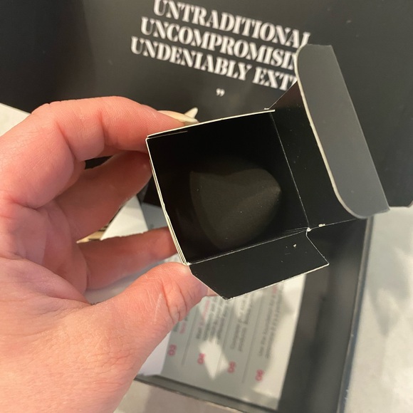 1 LEFT! IL MAKIAGE Foundation - Woke Up Like This (Tint #30) - Picture 4 of 6